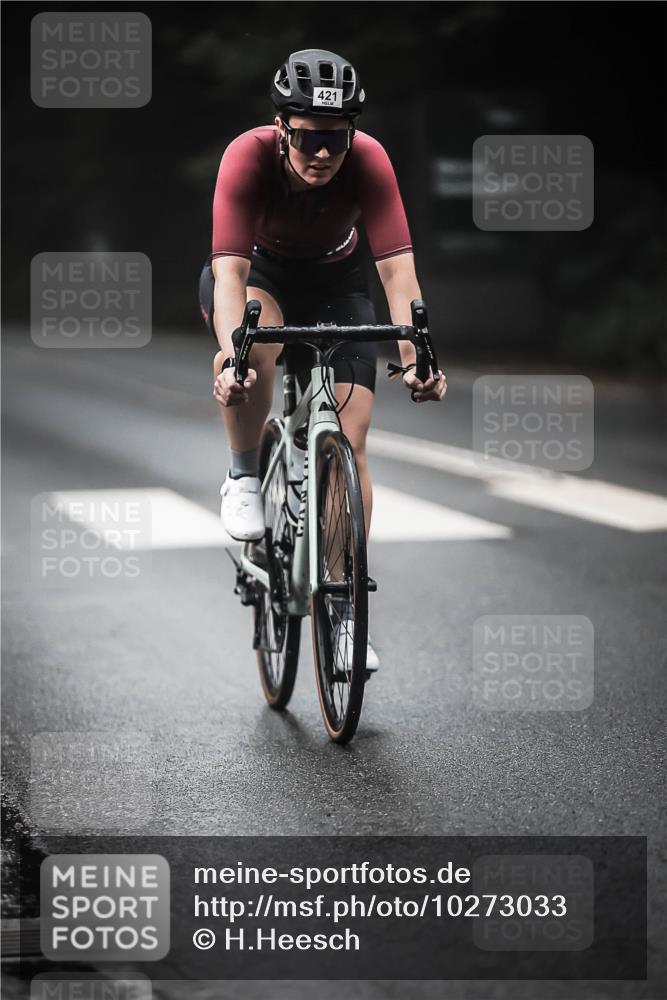 13.09.2026 - Stadtparktriathlon H.Heesch http://msf.ph/oto/10273033 13.09.2026 10:26:03 Radfahren 228, 257, 421 meine-sportfotos.de