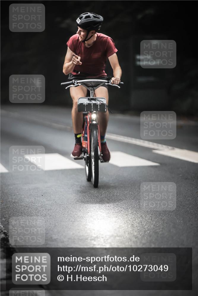 13.09.2026 - Stadtparktriathlon H.Heesch http://msf.ph/oto/10273049 13.09.2026 10:26:06 Radfahren 228, 421 meine-sportfotos.de
