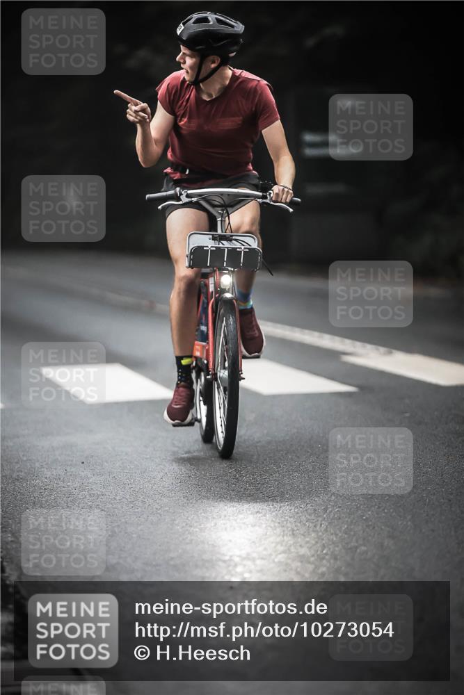 13.09.2026 - Stadtparktriathlon H.Heesch http://msf.ph/oto/10273054 13.09.2026 10:26:06 Radfahren 228, 421 meine-sportfotos.de