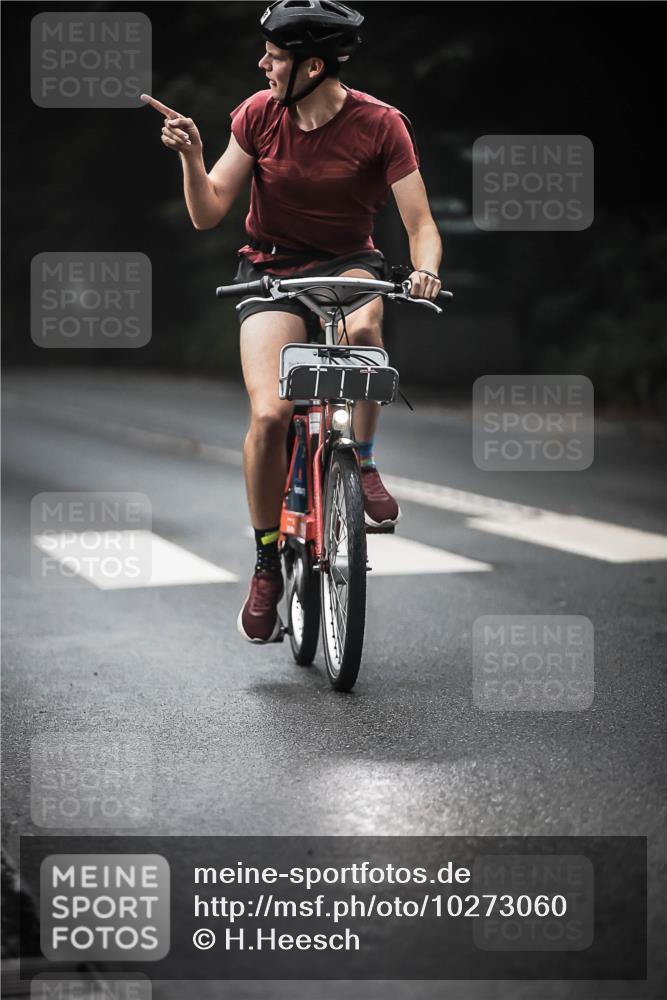 13.09.2026 - Stadtparktriathlon H.Heesch http://msf.ph/oto/10273060 13.09.2026 10:26:06 Radfahren 228, 421 meine-sportfotos.de