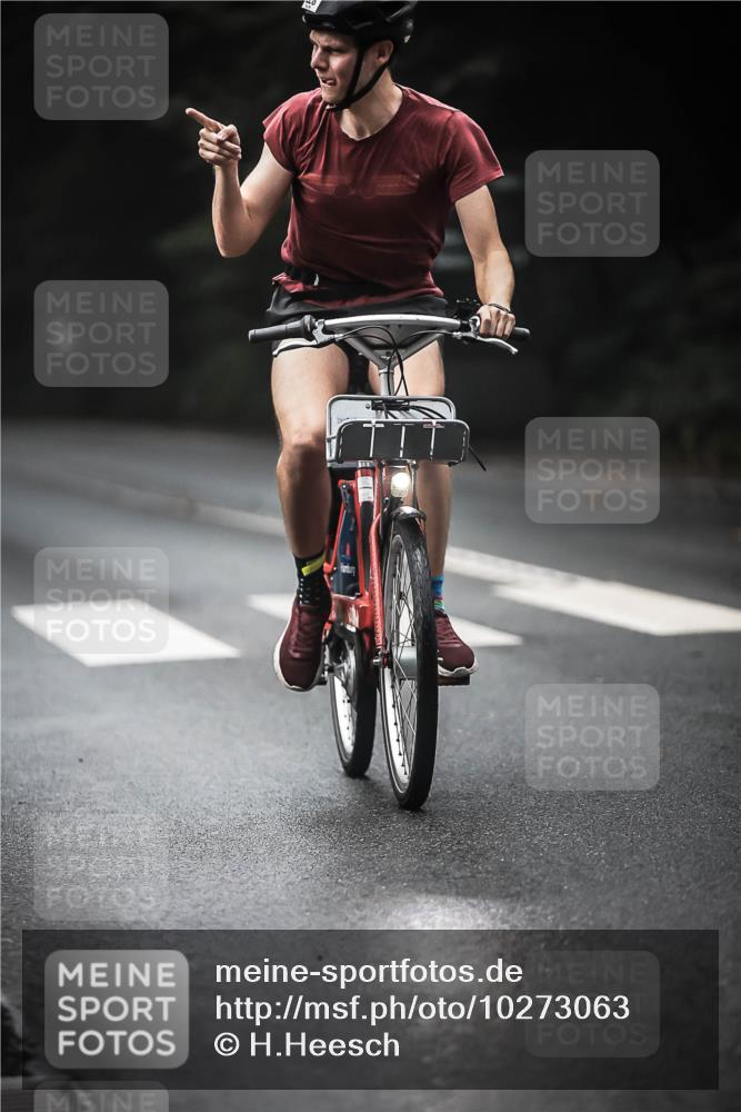 13.09.2026 - Stadtparktriathlon H.Heesch http://msf.ph/oto/10273063 13.09.2026 10:26:06 Radfahren 228, 421 meine-sportfotos.de