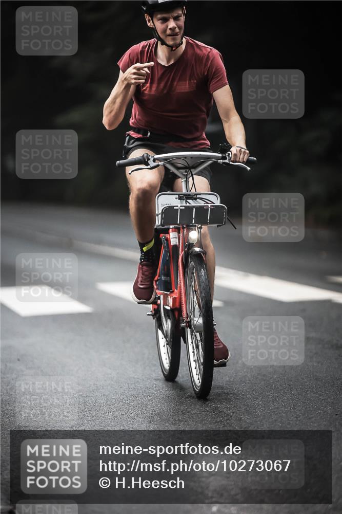 13.09.2026 - Stadtparktriathlon H.Heesch http://msf.ph/oto/10273067 13.09.2026 10:26:06 Radfahren 228, 421 meine-sportfotos.de