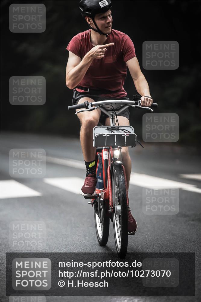 13.09.2026 - Stadtparktriathlon H.Heesch http://msf.ph/oto/10273070 13.09.2026 10:26:06 Radfahren 228, 421 meine-sportfotos.de