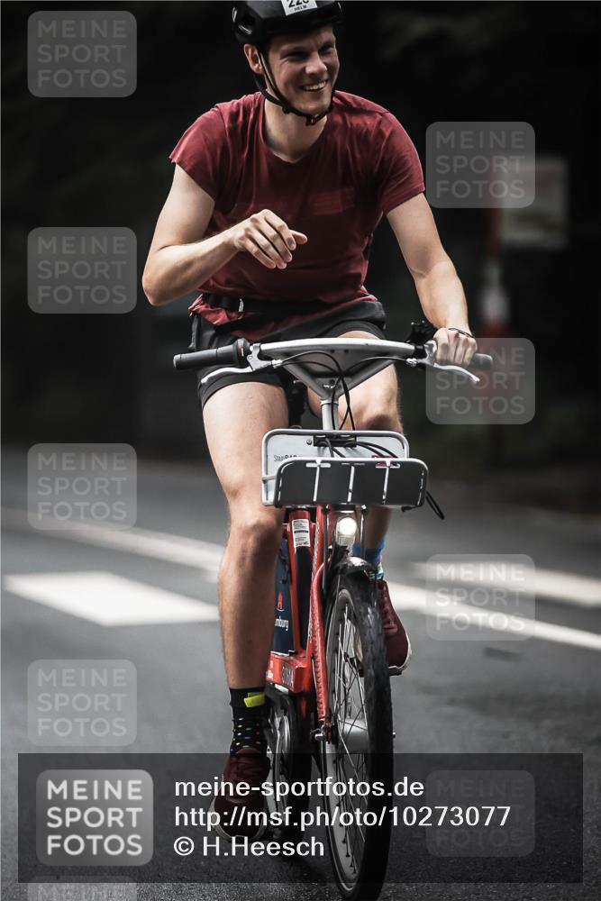 13.09.2026 - Stadtparktriathlon H.Heesch http://msf.ph/oto/10273077 13.09.2026 10:26:07 Radfahren 228, 421 meine-sportfotos.de