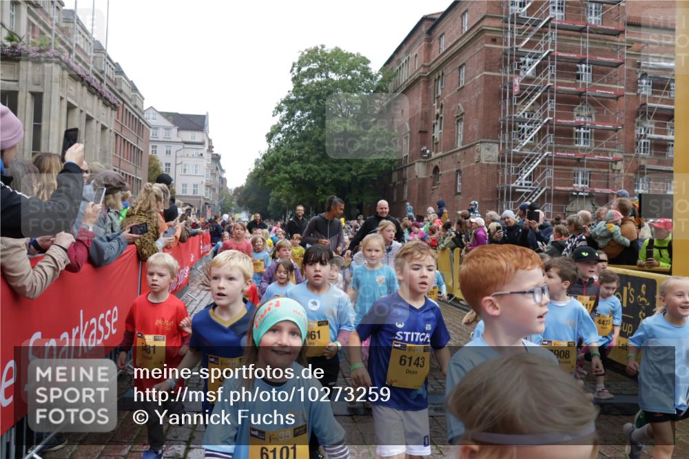 13.09.2026 - Kiel Lauf Yannick Fuchs http://msf.ph/oto/10273259 13.09.2026 08:36:02 Ziel 119, 440, 832, 1690, 2618, 2621, 2882, 2911, 3053, 3100, 3762, 5146, 5181, 5308, 5566, 5905, 5990, 6446, 6508, 6589, 6741, 7383, 7573, 7781, 8638, 9023, 9026, 9234, 10043, 10351, 10576, 10642, 10922, 11203, 11639, 12203, 12205, 12227, 12354, 12558, 165, 304, 705, 741, 1152, 1216, 1240, 1308, 1516, 1850, 2018, 2619, 2684, 3144, 3160, 3236, 3556, 4030, 4319, 4924, 5090, 5245, 5343, 5853, 6833, 7628, 8009, 8301, 8340, 8539, 8815, 8988, 464, 569, 740, 858, 865, 3160 meine-sportfotos.de