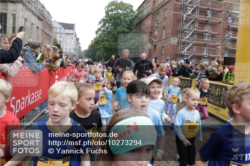 13.09.2026 - Kiel Lauf Yannick Fuchs http://msf.ph/oto/10273294 13.09.2026 08:36:03 Ziel 119, 440, 690, 832, 1690, 2618, 2621, 2882, 2911, 3053, 3100, 3746, 3762, 5146, 5181, 5308, 5566, 5905, 5990, 6171, 6446, 6508, 6589, 6741, 7383, 7573, 7781, 8638, 9023, 9026, 9234, 9252, 10043, 10147, 10351, 10576, 10642, 10922, 11203, 11639, 12203, 12227, 12336, 12558, 165, 304, 705, 741, 1152, 1216, 1240, 1308, 1516, 1850, 2018, 2619, 2684, 3144, 3236, 3556, 4030, 4319, 4924, 5090, 5245, 5343, 5853, 6833, 7628, 8301, 8340, 8539, 8815, 8988, 464, 569, 740, 858, 865, 3160 meine-sportfotos.de