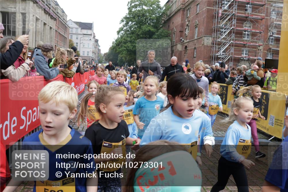 13.09.2026 - Kiel Lauf Yannick Fuchs http://msf.ph/oto/10273301 13.09.2026 08:36:03 Ziel 119, 440, 690, 832, 1690, 2618, 2621, 2882, 2911, 3053, 3100, 3746, 3762, 5146, 5181, 5308, 5566, 5905, 5990, 6171, 6446, 6508, 6589, 6741, 7383, 7573, 7781, 8638, 9023, 9026, 9234, 9252, 10043, 10147, 10351, 10576, 10642, 10922, 11203, 11639, 12203, 12227, 12336, 12558, 165, 304, 705, 741, 1152, 1216, 1240, 1308, 1516, 1850, 2018, 2619, 2684, 3144, 3236, 3556, 4030, 4319, 4924, 5090, 5245, 5343, 5853, 6833, 7628, 8301, 8340, 8539, 8815, 8988, 464, 569, 740, 858, 865, 3160 meine-sportfotos.de