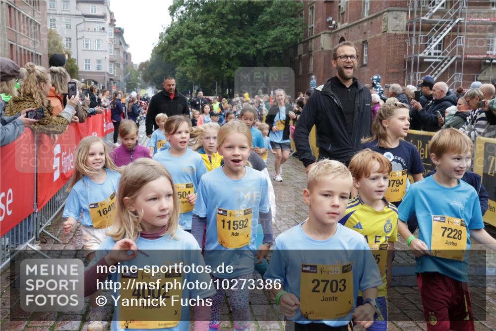 13.09.2026 - Kiel Lauf Yannick Fuchs http://msf.ph/oto/10273386 13.09.2026 08:36:07 Ziel 119, 440, 690, 832, 1551, 1552, 1690, 2618, 2621, 2882, 2911, 3053, 3149, 3746, 3762, 4474, 5146, 5181, 5308, 5905, 5990, 6022, 6171, 6446, 6508, 6589, 6741, 7383, 7573, 7634, 7781, 7842, 8638, 9023, 9026, 9234, 9252, 10043, 10147, 10351, 10576, 10642, 11203, 11577, 11639, 12203, 12336, 12558, 119, 165, 304, 705, 741, 1152, 1240, 1516, 1850, 2018, 2619, 2684, 2882, 3236, 3556, 4030, 4319, 4924, 5245, 5343, 5853, 8301, 8539, 8988, 464, 569, 740, 858, 865, 3160 meine-sportfotos.de