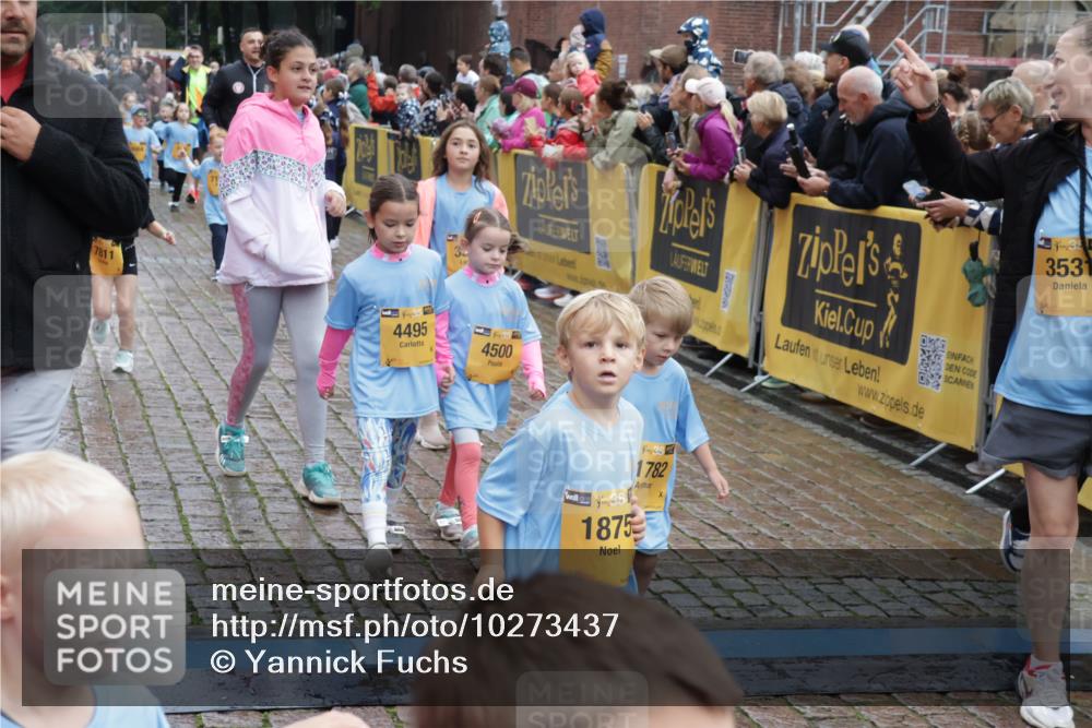 13.09.2026 - Kiel Lauf Yannick Fuchs http://msf.ph/oto/10273437 13.09.2026 08:36:10 Ziel 440, 464, 569, 690, 740, 832, 858, 1551, 1552, 2310, 2328, 2621, 2911, 3053, 3149, 3689, 3746, 3762, 4007, 4473, 4474, 5146, 5308, 5481, 5499, 5905, 5990, 6022, 6101, 6171, 6589, 6741, 6838, 7147, 7383, 7573, 7634, 7781, 7842, 7908, 8638, 9026, 9234, 9252, 10043, 10111, 10147, 10351, 10576, 10642, 11203, 11577, 11639, 12203, 12336, 12558, 119, 165, 304, 705, 741, 1152, 1240, 1516, 1690, 1850, 2018, 2618, 2619, 2684, 2882, 3236, 3556, 4030, 4319, 4924, 5245, 5343, 5853, 8301 meine-sportfotos.de