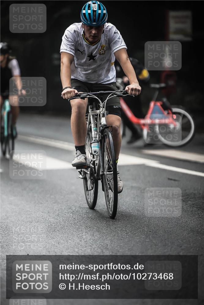 13.09.2026 - Stadtparktriathlon H.Heesch http://msf.ph/oto/10273468 13.09.2026 10:26:59 Radfahren 278, 337, 451, 465 meine-sportfotos.de