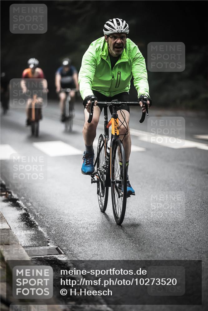 13.09.2026 - Stadtparktriathlon H.Heesch http://msf.ph/oto/10273520 13.09.2026 10:27:07 Radfahren 233, 243, 305, 309, 394, 405, 412, 459 meine-sportfotos.de