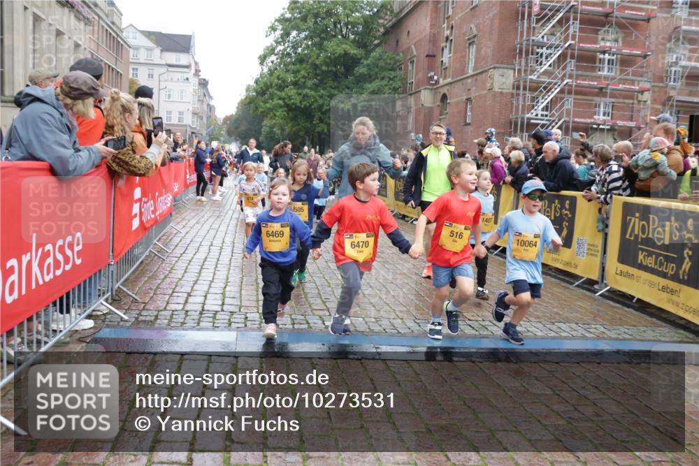 13.09.2026 - Kiel Lauf Yannick Fuchs http://msf.ph/oto/10273531 13.09.2026 08:36:16 Ziel 71, 308, 440, 464, 465, 569, 690, 740, 832, 858, 923, 1551, 1552, 1648, 2310, 2328, 2621, 3053, 3149, 3434, 3656, 3689, 3746, 4002, 4007, 4473, 4474, 5308, 5481, 5486, 5499, 5842, 6022, 6101, 6143, 6171, 6491, 6838, 7128, 7147, 7225, 7228, 7523, 7629, 7634, 7679, 7842, 7908, 8228, 8267, 8638, 8961, 9252, 9625, 9794, 10111, 10140, 10147, 10712, 11355, 11577, 12239, 12336, 12447, 12558, 12645, 119, 304, 741, 832, 1240, 1516, 1690, 1850, 2618, 2882, 2911, 3053, 3236 meine-sportfotos.de