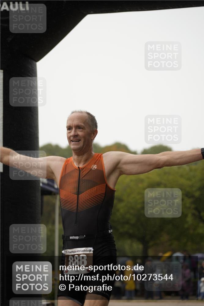 13.09.2026 - Stadtparktriathlon Patografie http://msf.ph/oto/10273544 13.09.2026 12:49:57 Ziel 888, 920 meine-sportfotos.de