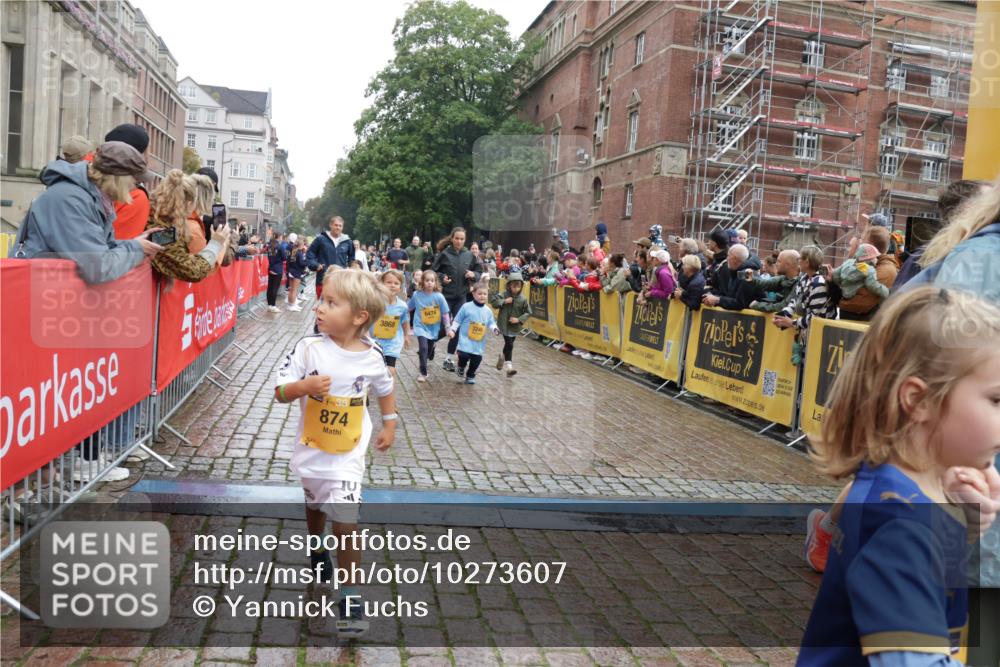 13.09.2026 - Kiel Lauf Yannick Fuchs http://msf.ph/oto/10273607 13.09.2026 08:36:18 Ziel 71, 308, 464, 465, 569, 690, 740, 858, 923, 1551, 1552, 1648, 1875, 2310, 2328, 3149, 3434, 3656, 3689, 3746, 4002, 4007, 4473, 4474, 4495, 4500, 5481, 5486, 5499, 5842, 6022, 6101, 6143, 6171, 6491, 6838, 7128, 7147, 7225, 7228, 7523, 7629, 7634, 7679, 7842, 7908, 8228, 8267, 8961, 9252, 9625, 9794, 10111, 10140, 10147, 10712, 11355, 11577, 11592, 11782, 12239, 12336, 12447, 12504, 12645, 119, 304, 440, 690, 741, 832, 1240, 1516, 1690, 1850, 2618, 2621, 2882, 2911, 3053 meine-sportfotos.de