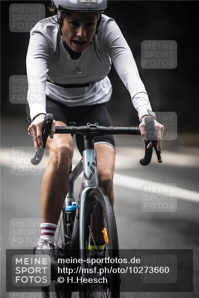13.09.2026 - Stadtparktriathlon H.Heesch http://msf.ph/oto/10273660 13.09.2026 10:27:20 Radfahren 254, 274, 389, 402 meine-sportfotos.de