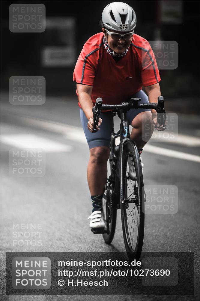13.09.2026 - Stadtparktriathlon H.Heesch http://msf.ph/oto/10273690 13.09.2026 10:27:23 Radfahren 254, 274, 389, 402 meine-sportfotos.de