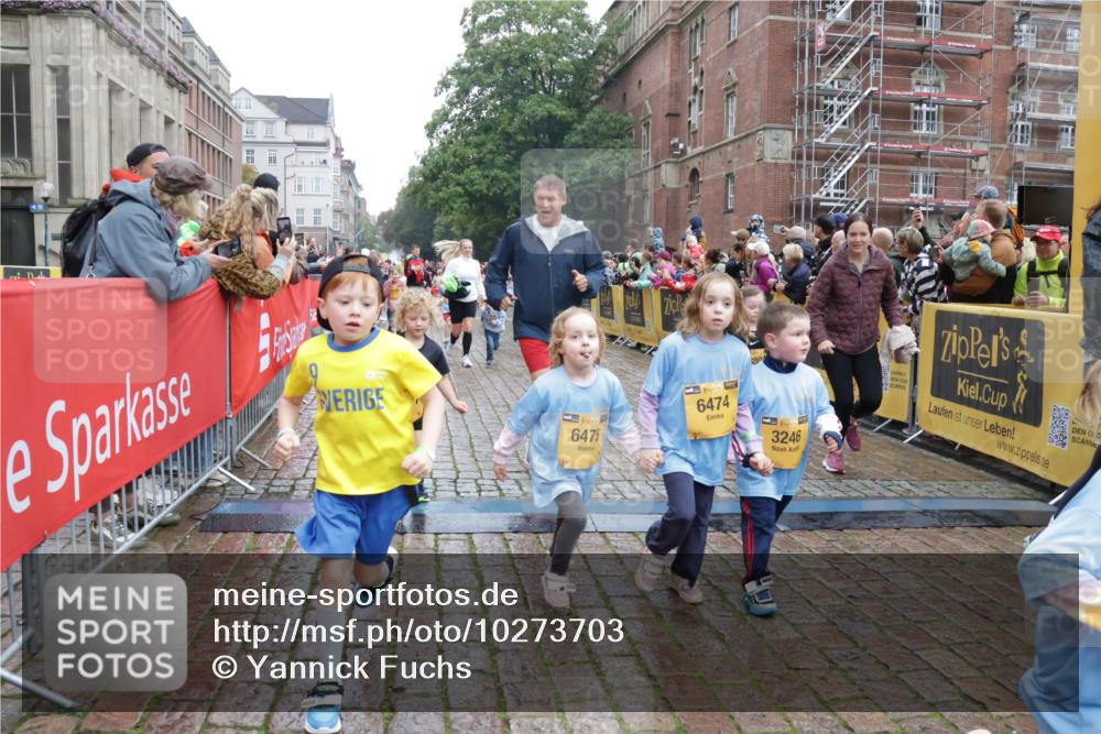 13.09.2026 - Kiel Lauf Yannick Fuchs http://msf.ph/oto/10273703 13.09.2026 08:36:21 Ziel 71, 308, 464, 465, 569, 740, 858, 923, 1648, 1829, 1875, 2310, 2328, 3149, 3434, 3532, 3656, 3689, 4002, 4007, 4473, 4474, 4495, 4500, 5481, 5486, 5499, 5658, 5842, 6022, 6101, 6143, 6491, 6838, 7128, 7136, 7147, 7225, 7228, 7523, 7629, 7634, 7679, 7842, 7908, 8228, 8267, 8961, 9625, 9794, 10111, 10140, 10712, 11355, 11577, 11592, 11782, 12239, 12447, 12504, 12645, 119, 440, 690, 741, 832, 1551, 1552, 1690, 1850, 2618, 2621, 2882, 2911, 3053, 6022 meine-sportfotos.de