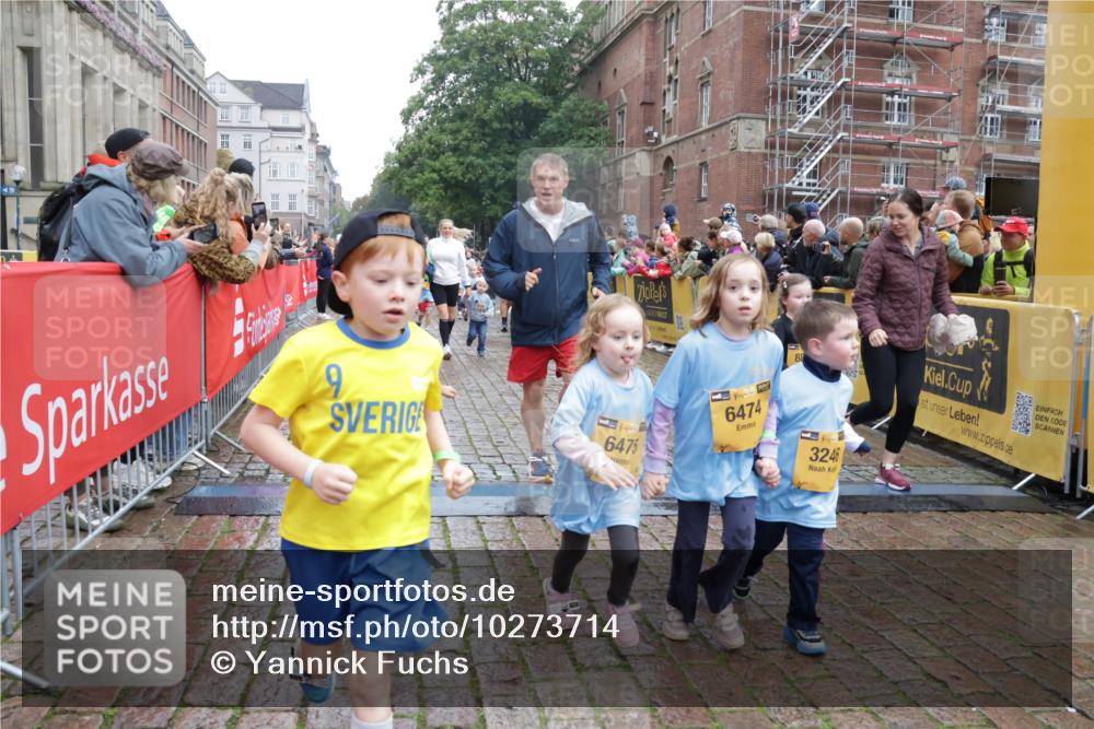 13.09.2026 - Kiel Lauf Yannick Fuchs http://msf.ph/oto/10273714 13.09.2026 08:36:21 Ziel 71, 308, 464, 465, 569, 740, 858, 923, 1648, 1829, 1875, 2310, 2328, 3149, 3434, 3532, 3656, 3689, 4002, 4007, 4473, 4474, 4495, 4500, 5481, 5486, 5499, 5658, 5842, 6022, 6101, 6143, 6491, 6838, 7128, 7136, 7147, 7225, 7228, 7523, 7629, 7634, 7679, 7842, 7908, 8228, 8267, 8961, 9625, 9794, 10111, 10140, 10712, 11355, 11577, 11592, 11782, 12239, 12447, 12504, 12645, 119, 440, 690, 741, 832, 1551, 1552, 1690, 1850, 2618, 2621, 2882, 2911, 3053, 6022 meine-sportfotos.de
