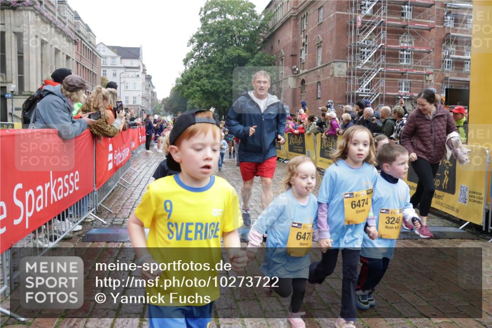 13.09.2026 - Kiel Lauf Yannick Fuchs http://msf.ph/oto/10273722 13.09.2026 08:36:22 Ziel 71, 308, 464, 465, 569, 740, 858, 923, 1648, 1829, 1875, 2310, 2328, 3149, 3434, 3532, 3656, 3689, 4002, 4007, 4473, 4474, 4495, 4500, 5481, 5486, 5499, 5658, 5842, 6101, 6143, 6491, 6838, 7128, 7136, 7147, 7225, 7228, 7523, 7629, 7634, 7679, 7908, 8228, 8267, 8961, 9625, 9794, 10111, 10140, 10712, 11355, 11577, 11592, 11782, 12239, 12447, 12504, 12645, 119, 440, 690, 741, 832, 1551, 1552, 1690, 1850, 2618, 2621, 2882, 2911, 3053, 3149, 4474, 6022 meine-sportfotos.de