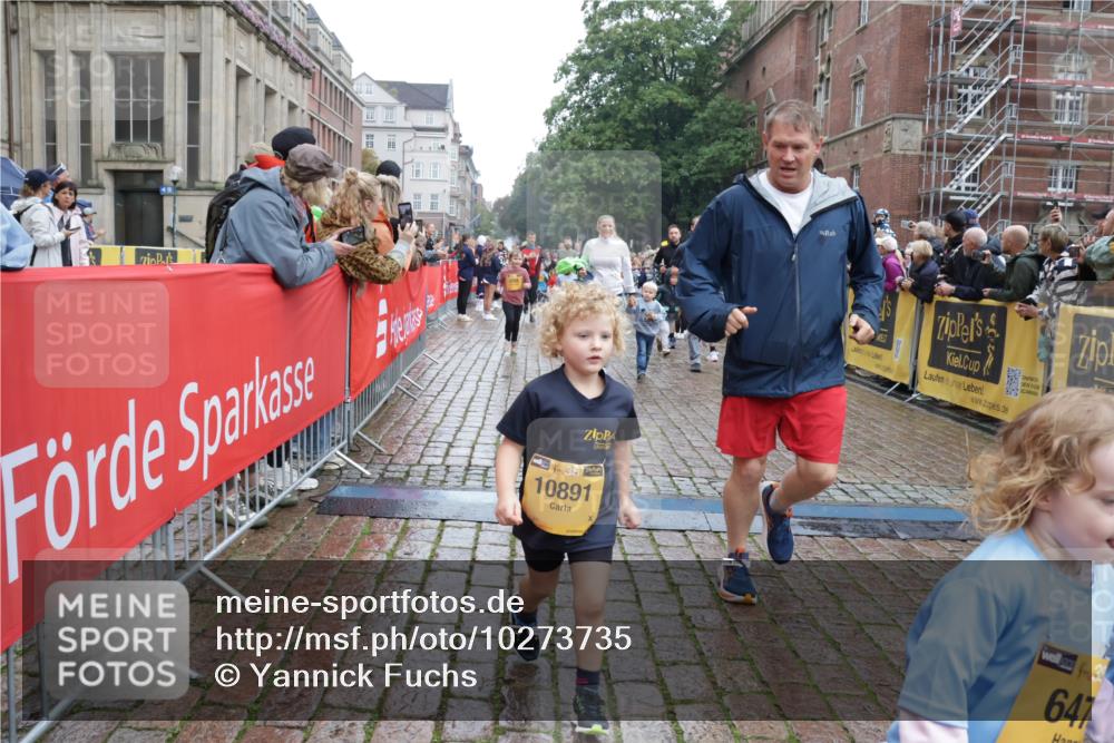13.09.2026 - Kiel Lauf Yannick Fuchs http://msf.ph/oto/10273735 13.09.2026 08:36:22 Ziel 71, 308, 464, 465, 569, 740, 858, 923, 1648, 1829, 1875, 2310, 2328, 3149, 3434, 3532, 3656, 3689, 4002, 4007, 4473, 4474, 4495, 4500, 5481, 5486, 5499, 5658, 5842, 6101, 6143, 6491, 6838, 7128, 7136, 7147, 7225, 7228, 7523, 7629, 7634, 7679, 7908, 8228, 8267, 8961, 9625, 9794, 10111, 10140, 10712, 11355, 11577, 11592, 11782, 12239, 12447, 12504, 12645, 119, 440, 690, 741, 832, 1551, 1552, 1690, 1850, 2618, 2621, 2882, 2911, 3053, 3149, 4474, 6022 meine-sportfotos.de