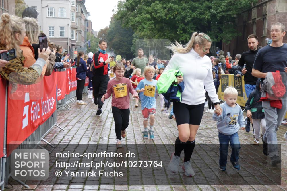 13.09.2026 - Kiel Lauf Yannick Fuchs http://msf.ph/oto/10273764 13.09.2026 08:36:23 Ziel 71, 308, 464, 465, 516, 569, 740, 858, 923, 1648, 1829, 1875, 2310, 2328, 3434, 3532, 3656, 3689, 4002, 4007, 4473, 4495, 4500, 5481, 5486, 5499, 5658, 5842, 6101, 6143, 6491, 6838, 7128, 7136, 7147, 7225, 7228, 7523, 7629, 7679, 7908, 8228, 8267, 8961, 9625, 9794, 10064, 10111, 10140, 10712, 11355, 11592, 11782, 12239, 12447, 12504, 12645, 119, 440, 690, 740, 741, 832, 1551, 1552, 1690, 1850, 2618, 2621, 2882, 2911, 3053, 3149, 4007, 4474, 6022 meine-sportfotos.de