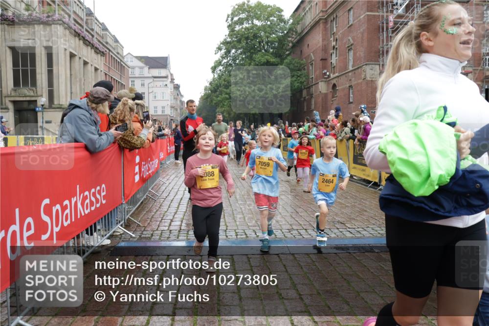13.09.2026 - Kiel Lauf Yannick Fuchs http://msf.ph/oto/10273805 13.09.2026 08:36:25 Ziel 71, 308, 464, 465, 516, 874, 923, 1407, 1648, 1829, 1875, 3434, 3532, 3656, 3689, 4002, 4473, 4495, 4500, 5481, 5486, 5499, 5658, 5842, 6143, 6470, 6491, 7128, 7136, 7147, 7225, 7228, 7523, 7629, 7679, 7811, 8228, 8267, 8961, 9505, 9625, 9794, 10064, 10140, 10712, 11355, 11592, 11782, 12239, 12447, 12504, 12645, 119, 440, 464, 569, 690, 740, 741, 832, 858, 1551, 1552, 1690, 1850, 2310, 2328, 2618, 2621, 2882, 2911, 3053, 3149, 3689, 4007, 4473, 4474, 5481, 5499, 6022, 6101 meine-sportfotos.de