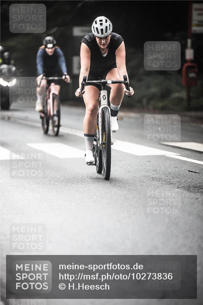 13.09.2026 - Stadtparktriathlon H.Heesch http://msf.ph/oto/10273836 13.09.2026 10:28:14 Radfahren 229, 347, 383, 439 meine-sportfotos.de