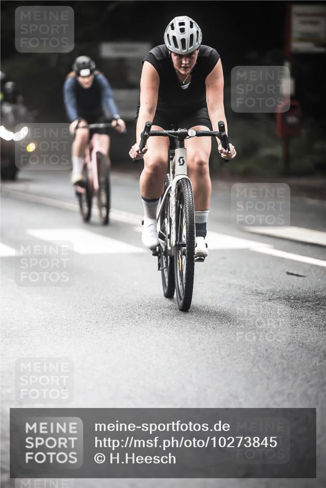 13.09.2026 - Stadtparktriathlon H.Heesch http://msf.ph/oto/10273845 13.09.2026 10:28:15 Radfahren 229, 273, 347, 383, 434, 439 meine-sportfotos.de