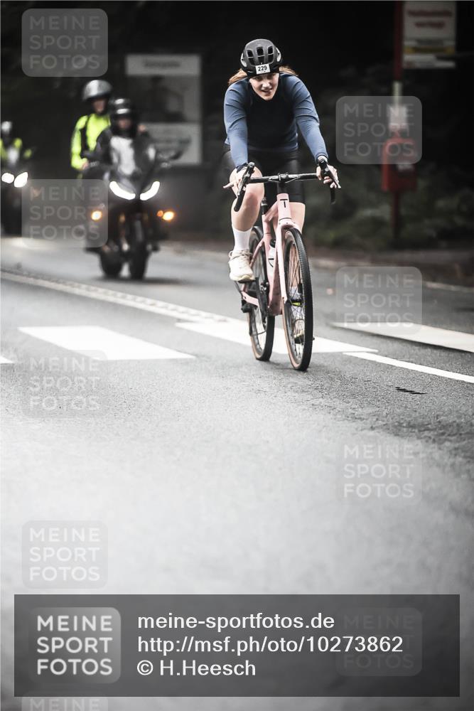 13.09.2026 - Stadtparktriathlon H.Heesch http://msf.ph/oto/10273862 13.09.2026 10:28:15 Radfahren 229, 273, 347, 383, 434, 439 meine-sportfotos.de