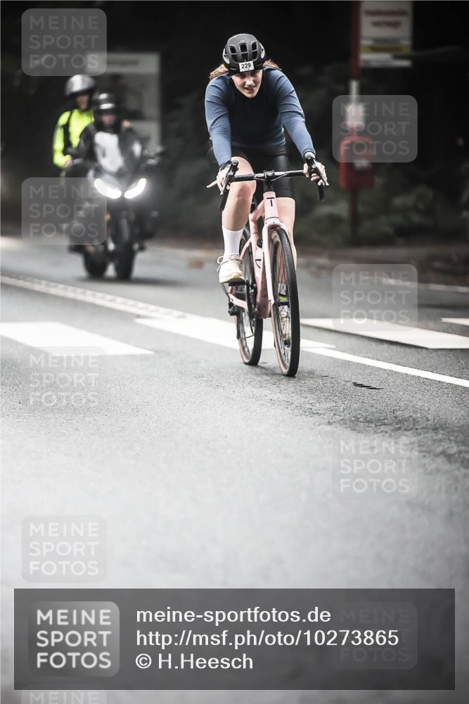 13.09.2026 - Stadtparktriathlon H.Heesch http://msf.ph/oto/10273865 13.09.2026 10:28:16 Radfahren 229, 273, 347, 383, 434, 439 meine-sportfotos.de