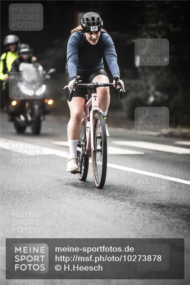 13.09.2026 - Stadtparktriathlon H.Heesch http://msf.ph/oto/10273878 13.09.2026 10:28:16 Radfahren 229, 273, 347, 383, 434, 439 meine-sportfotos.de