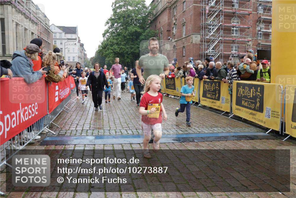 13.09.2026 - Kiel Lauf Yannick Fuchs http://msf.ph/oto/10273887 13.09.2026 08:36:29 Ziel 308, 516, 874, 923, 1407, 1648, 1727, 1829, 1875, 3246, 3532, 3656, 3868, 4495, 4500, 5658, 5842, 6308, 6452, 6469, 6470, 6474, 6475, 7136, 7523, 7629, 7679, 7811, 8804, 9505, 9794, 10064, 10140, 10712, 10891, 11355, 11592, 11782, 12239, 12504, 12645, 71, 119, 308, 440, 464, 465, 569, 690, 740, 832, 858, 923, 1551, 1552, 1648, 1690, 2310, 2328, 2618, 2621, 2882, 2911, 3053, 3149, 3434, 3656, 3689, 4002, 4007, 4473, 4474, 5481, 5486, 5499, 6022, 6101, 6143, 6491, 7128, 1031 meine-sportfotos.de
