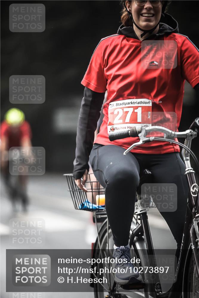 13.09.2026 - Stadtparktriathlon H.Heesch http://msf.ph/oto/10273897 13.09.2026 10:28:20 Radfahren 229, 253, 270, 273, 286, 346, 372, 383, 434, 439 meine-sportfotos.de