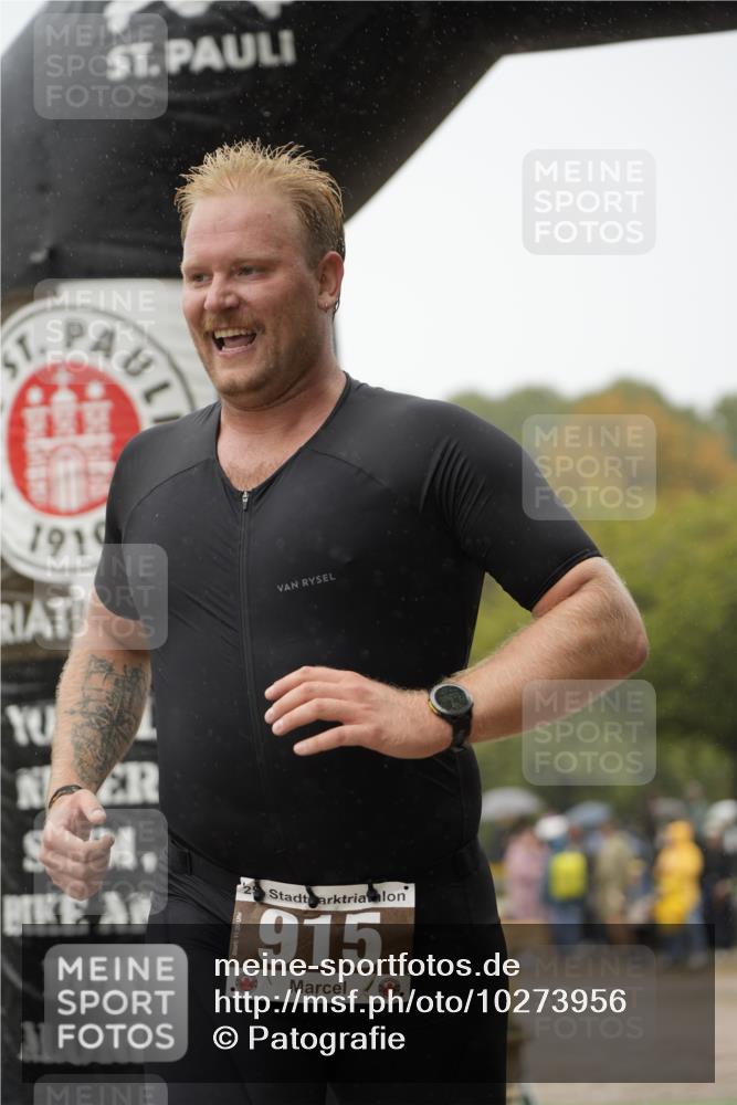 13.09.2026 - Stadtparktriathlon Patografie http://msf.ph/oto/10273956 13.09.2026 12:54:42 Ziel 915, 962 meine-sportfotos.de