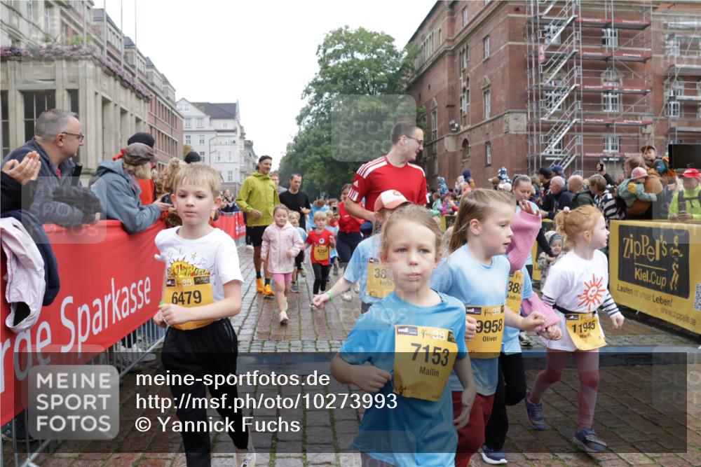 13.09.2026 - Kiel Lauf Yannick Fuchs http://msf.ph/oto/10273993 13.09.2026 08:36:34 Ziel 516, 874, 1407, 1727, 1829, 2464, 3088, 3246, 3532, 3651, 3868, 5658, 6308, 6452, 6469, 6470, 6474, 6475, 6983, 7059, 7136, 7811, 8804, 9505, 10064, 10753, 10891, 71, 308, 440, 464, 465, 569, 690, 740, 832, 858, 923, 1551, 1552, 1648, 1690, 1829, 1875, 2310, 2328, 2621, 2911, 3053, 3149, 3434, 3656, 3689, 4002, 4007, 4473, 4474, 4495, 4500, 5481, 5486, 5499, 5842, 6022, 6101, 6143, 6491, 7128, 1031, 1690, 2618, 3762, 5990, 6446 meine-sportfotos.de