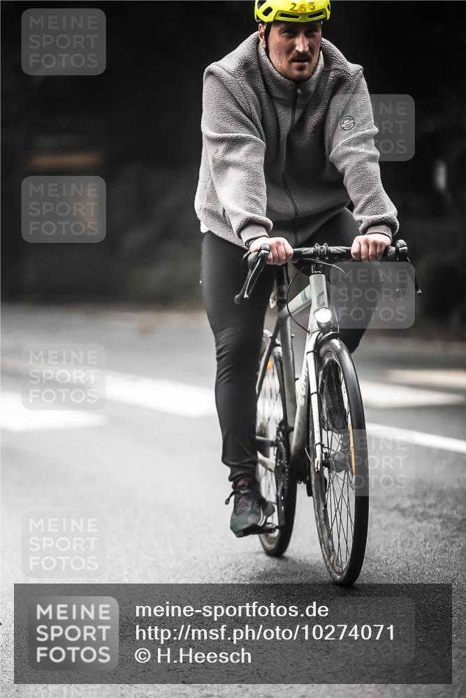 13.09.2026 - Stadtparktriathlon H.Heesch http://msf.ph/oto/10274071 13.09.2026 10:28:33 Radfahren 247, 267, 376, 377, 378, 406, 414, 423 meine-sportfotos.de