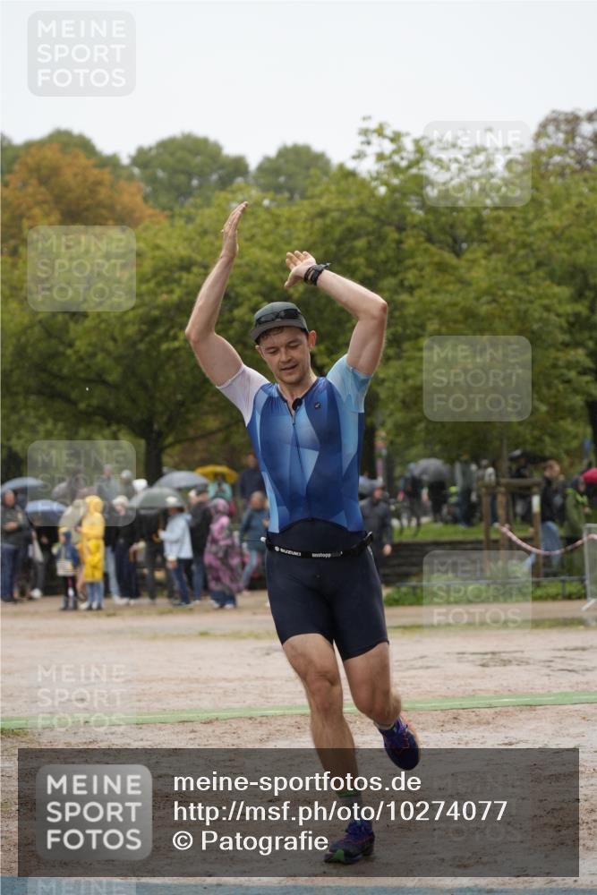 13.09.2026 - Stadtparktriathlon Patografie http://msf.ph/oto/10274077 13.09.2026 12:56:23 Ziel 1048, 1067 meine-sportfotos.de