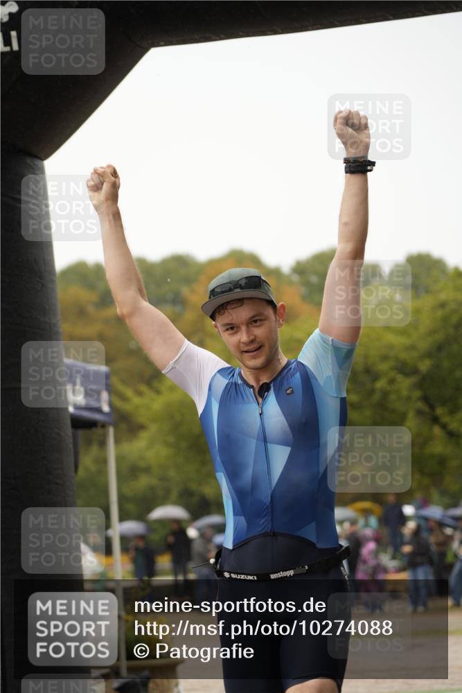 13.09.2026 - Stadtparktriathlon Patografie http://msf.ph/oto/10274088 13.09.2026 12:56:24 Ziel 1048, 1067 meine-sportfotos.de