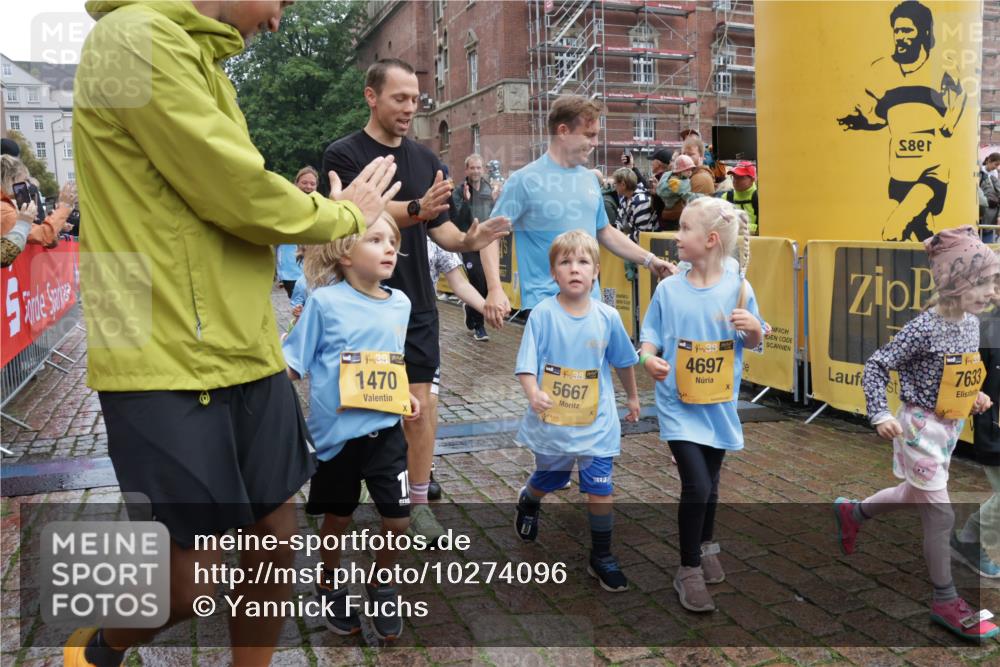 13.09.2026 - Kiel Lauf Yannick Fuchs http://msf.ph/oto/10274096 13.09.2026 08:36:37 Ziel 516, 874, 1407, 1727, 2464, 3088, 3246, 3651, 3868, 6308, 6452, 6469, 6470, 6474, 6475, 6983, 7059, 7811, 8804, 8995, 9251, 9505, 10064, 10753, 10891, 11853, 71, 308, 440, 464, 465, 569, 690, 740, 832, 858, 923, 1551, 1552, 1648, 1829, 1875, 2310, 2328, 2621, 3053, 3149, 3434, 3532, 3656, 3689, 4002, 4007, 4473, 4474, 4495, 4500, 5481, 5486, 5499, 5658, 5842, 6022, 6101, 6143, 6491, 7128, 7136, 1031, 1690, 2618, 3762, 5990, 6446 meine-sportfotos.de