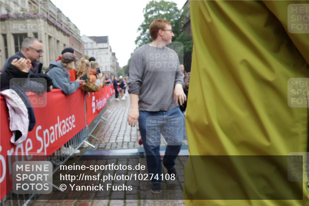 13.09.2026 - Kiel Lauf Yannick Fuchs http://msf.ph/oto/10274108 13.09.2026 08:36:38 Ziel 516, 874, 1407, 1727, 1808, 2464, 3088, 3246, 3651, 3868, 6308, 6452, 6469, 6470, 6474, 6475, 6983, 7059, 7811, 8804, 8995, 9251, 9505, 10064, 10753, 10891, 11853, 71, 308, 440, 464, 465, 516, 569, 690, 740, 832, 858, 923, 1551, 1552, 1648, 1829, 1875, 2310, 2328, 2621, 3053, 3149, 3434, 3532, 3656, 3689, 4002, 4007, 4473, 4474, 4495, 4500, 5481, 5486, 5499, 5658, 5842, 6022, 6101, 6143, 6491, 7128, 7136, 1031, 1690, 2618, 3762, 5990, 6446 meine-sportfotos.de