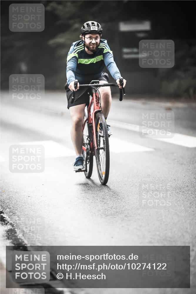 13.09.2026 - Stadtparktriathlon H.Heesch http://msf.ph/oto/10274122 13.09.2026 10:28:48 Radfahren 323, 385 meine-sportfotos.de