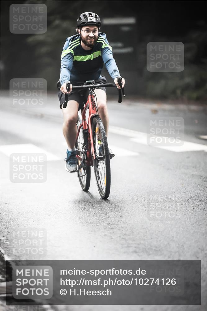 13.09.2026 - Stadtparktriathlon H.Heesch http://msf.ph/oto/10274126 13.09.2026 10:28:48 Radfahren 323, 385 meine-sportfotos.de