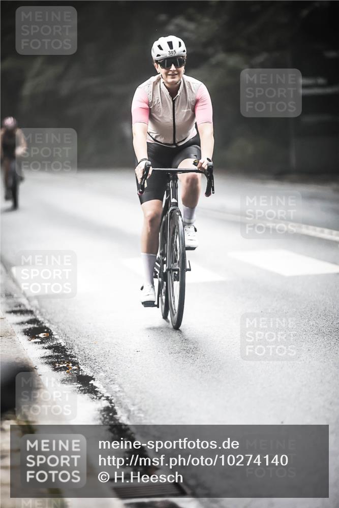 13.09.2026 - Stadtparktriathlon H.Heesch http://msf.ph/oto/10274140 13.09.2026 10:28:51 Radfahren 323, 385, 433 meine-sportfotos.de