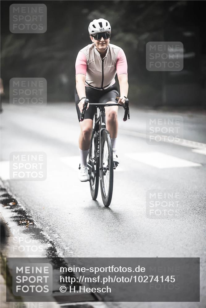 13.09.2026 - Stadtparktriathlon H.Heesch http://msf.ph/oto/10274145 13.09.2026 10:28:51 Radfahren 323, 385, 433 meine-sportfotos.de
