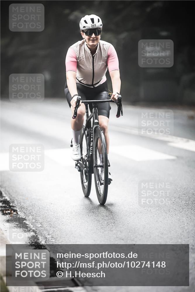 13.09.2026 - Stadtparktriathlon H.Heesch http://msf.ph/oto/10274148 13.09.2026 10:28:51 Radfahren 323, 385, 433 meine-sportfotos.de