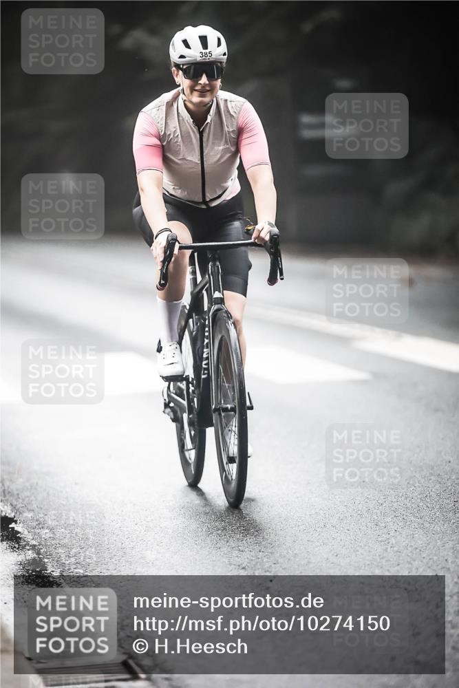 13.09.2026 - Stadtparktriathlon H.Heesch http://msf.ph/oto/10274150 13.09.2026 10:28:51 Radfahren 323, 385, 433 meine-sportfotos.de
