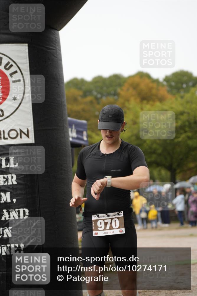 13.09.2026 - Stadtparktriathlon Patografie http://msf.ph/oto/10274171 13.09.2026 12:57:51 Ziel 970 meine-sportfotos.de
