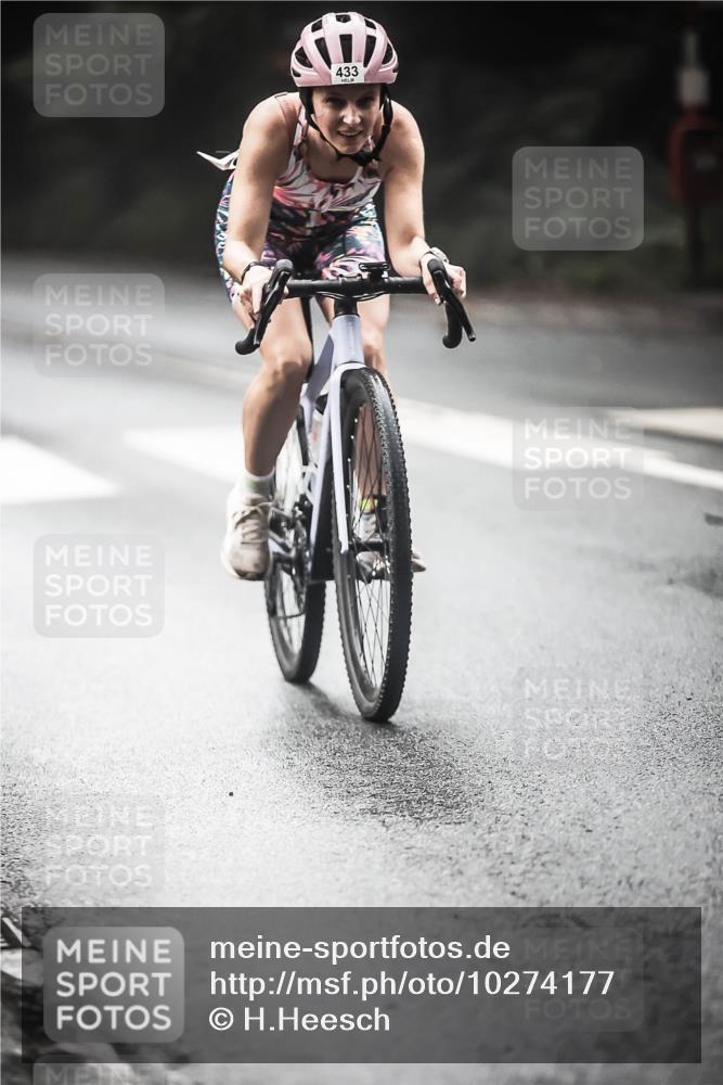 13.09.2026 - Stadtparktriathlon H.Heesch http://msf.ph/oto/10274177 13.09.2026 10:28:55 Radfahren 385, 433 meine-sportfotos.de