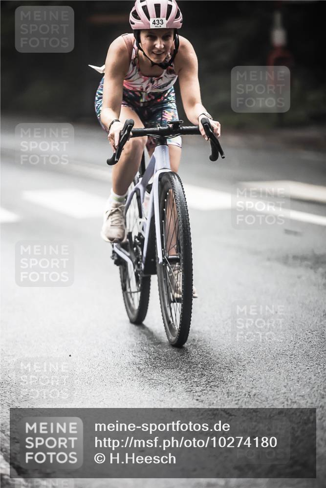 13.09.2026 - Stadtparktriathlon H.Heesch http://msf.ph/oto/10274180 13.09.2026 10:28:55 Radfahren 385, 433 meine-sportfotos.de