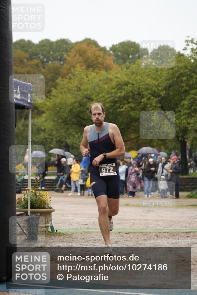 13.09.2026 - Stadtparktriathlon Patografie http://msf.ph/oto/10274186 13.09.2026 12:58:26 Ziel 972, 1061 meine-sportfotos.de